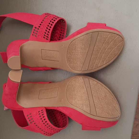 Brash sandals - Picture 3 of 4